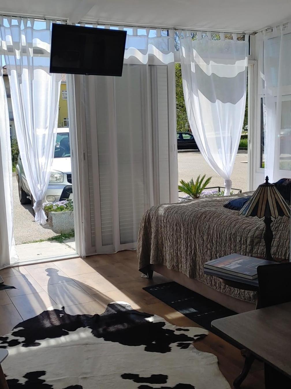 Ferienwohnung Piccolo Knin Exterior foto